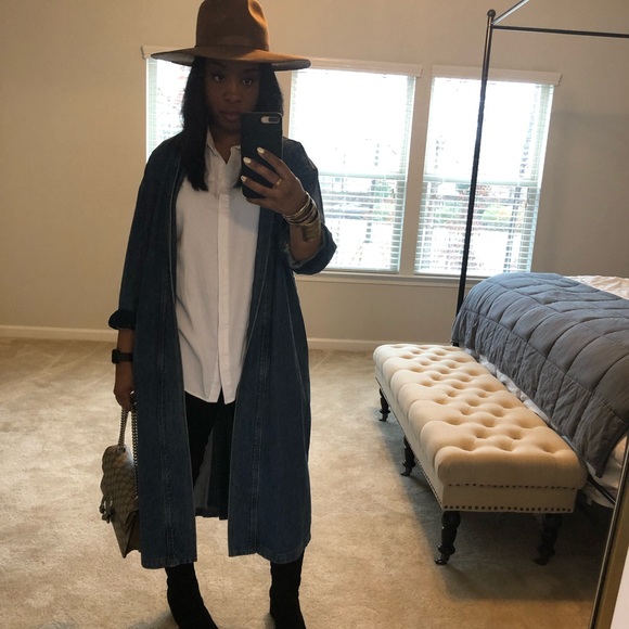 Meet your Posher, Kay - Picture 1 of 1